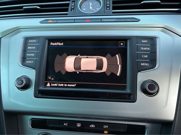 Volkswagen Passat Saloon, Diesel, 2017, Grey