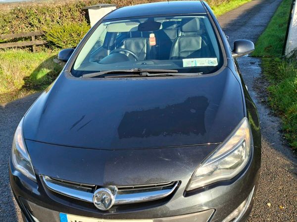 Vauxhall Astra Hatchback, Diesel, 2013, Black