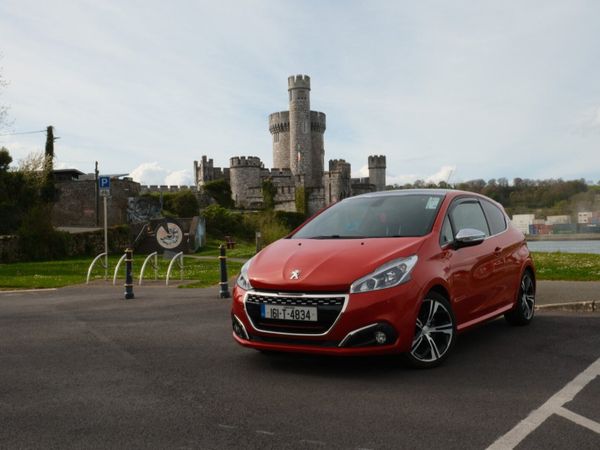 Peugeot 208 Hatchback, Petrol, 2016, Orange