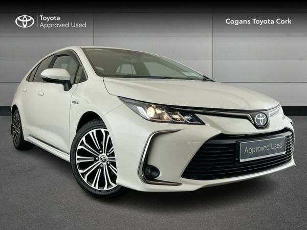 Toyota Corolla Saloon, Petrol Hybrid, 2022, White