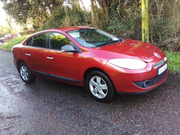 Renault Fluence Saloon, Diesel, 2012, Red