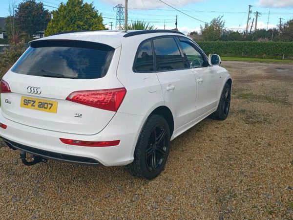 Audi Q5 SUV, Diesel, 2011, White