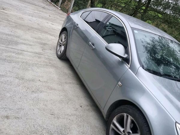Vauxhall Insignia Hatchback, Diesel, 2011, Silver