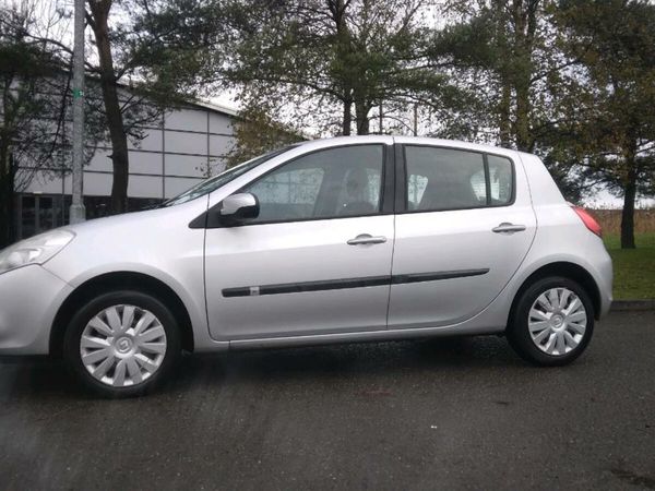 Renault Clio Hatchback, Ethanol Petrol, 2010, Silver