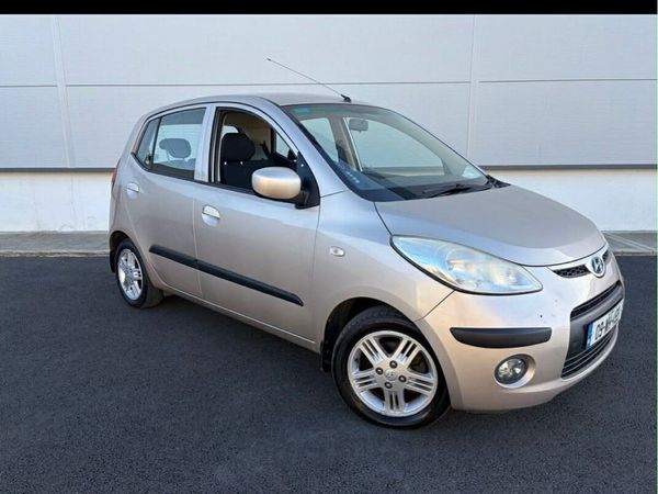 Hyundai i10 Hatchback, Petrol, 2009, Gold