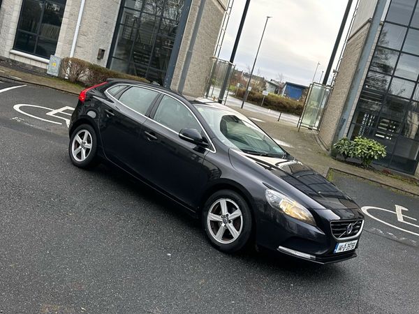 Volvo V40 Hatchback, Diesel, 2014, Black