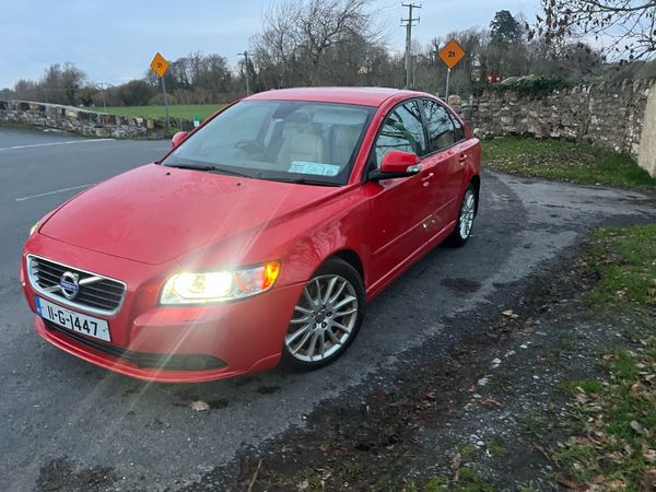 Volvo S40 Saloon, Diesel, 2011, Red