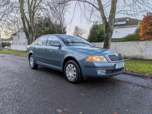 Skoda Octavia Hatchback, Petrol, 2007, Green