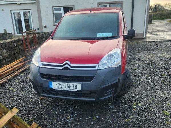 Citroen Berlingo MPV, Diesel, 2017, Red