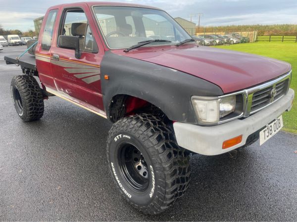 Toyota Hilux Pick Up, Diesel, 1999, Red