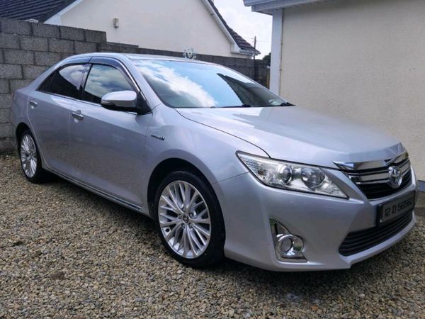 Toyota Camry Saloon, Petrol Hybrid, 2012, Silver