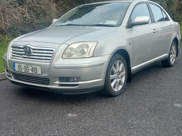 Toyota Avensis Saloon, Petrol, 2005, Silver