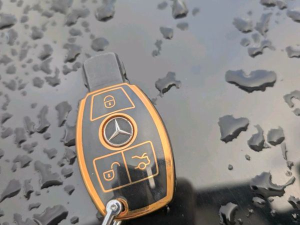 Mercedes-Benz C-Class Saloon, Diesel, 2011, Black