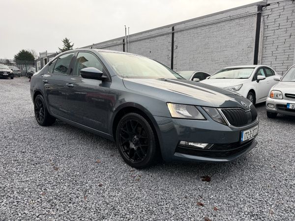 Skoda Octavia Saloon, Diesel, 2017, Grey
