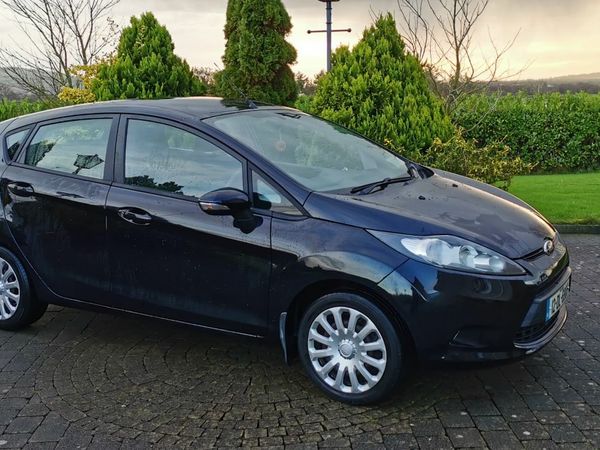 Ford Fiesta Hatchback, Petrol, 2012, Black