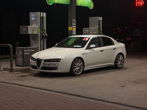 Alfa Romeo 159 Saloon, Diesel, 2010, White