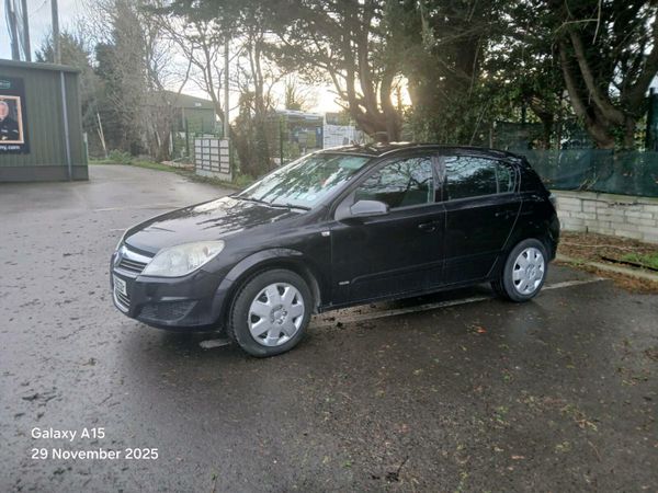 Vauxhall Astra Hatchback, Petrol, 2007, Black