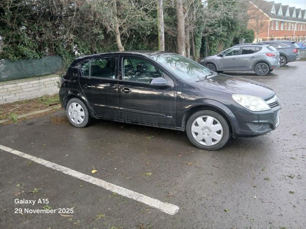 Vauxhall Astra Hatchback, Petrol, 2007, Black