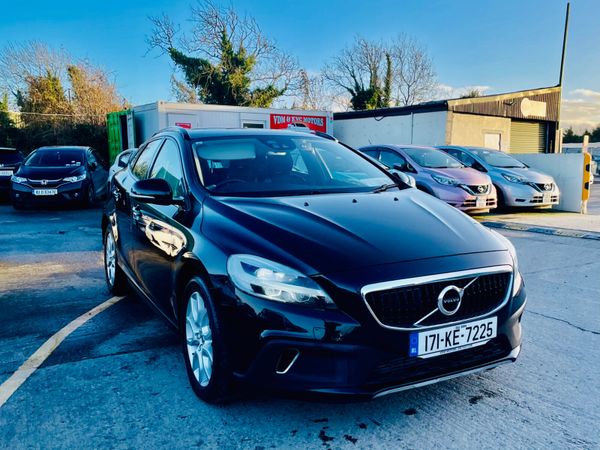 Volvo V40 Hatchback, Diesel, 2017, Black