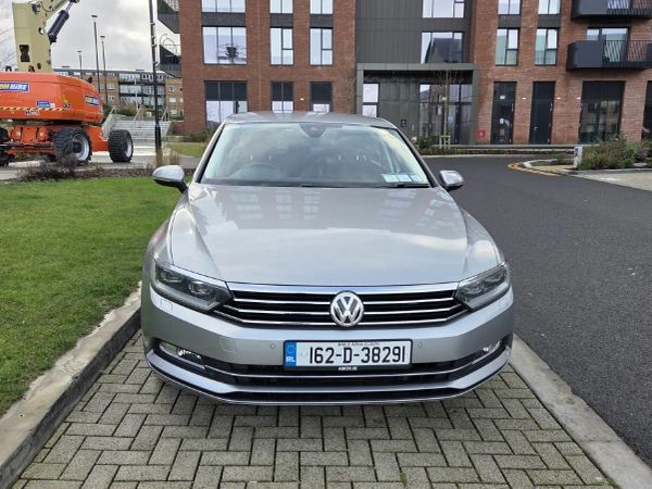 Volkswagen Passat Saloon, Petrol, 2016, Silver