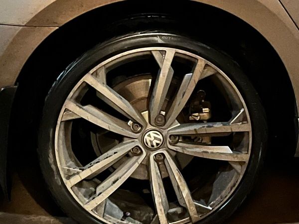 Volkswagen Passat Saloon, Diesel, 2015, Silver