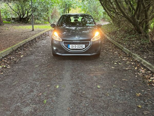 Peugeot 208 Hatchback, Petrol, 2013, Grey
