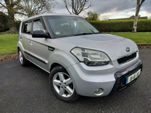 Kia Soul Hatchback, Diesel, 2009, Silver