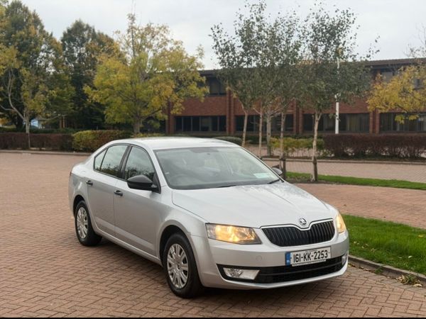 Skoda Octavia Saloon, Diesel, 2016, Silver