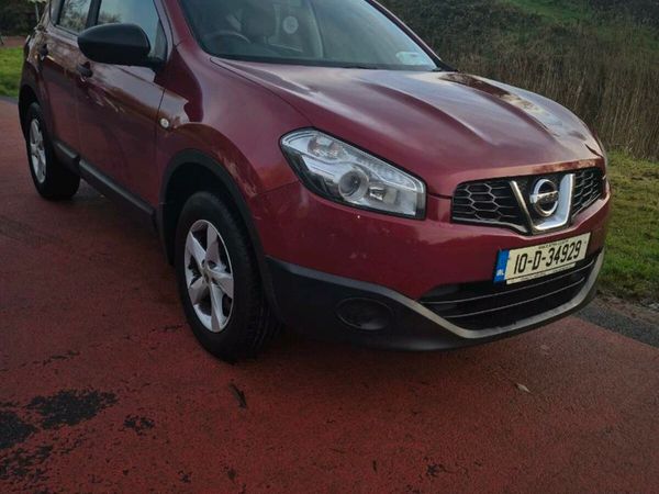 Nissan Qashqai Hatchback, Petrol, 2010, Red