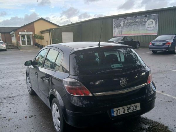 Vauxhall Astra Hatchback, Petrol, 2007, Black
