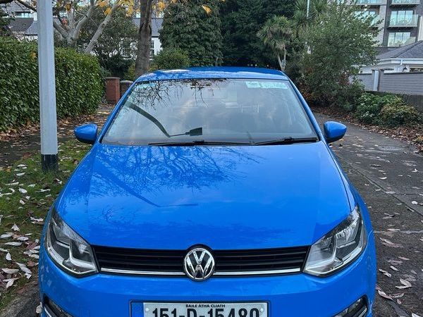 Volkswagen Polo Hatchback, Petrol, 2015, Blue