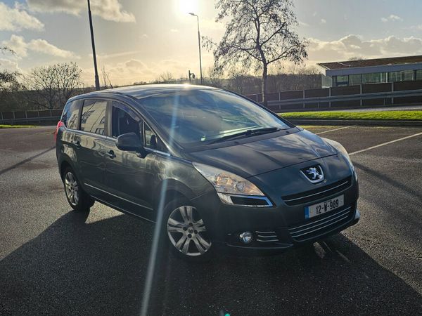 Peugeot 5008 MPV, Diesel, 2012, Grey