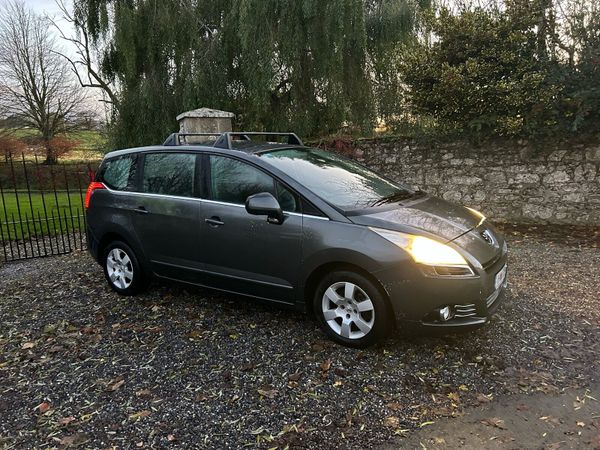Peugeot 5008 MPV, Diesel, 2011, Grey