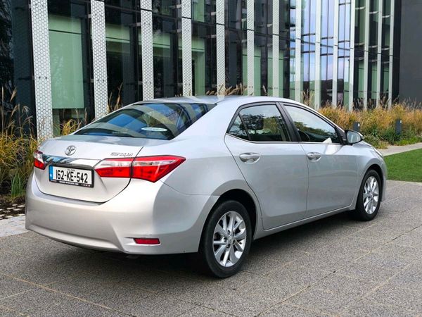 Toyota Corolla Saloon, Diesel, 2016, Silver
