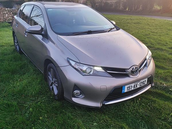 Toyota Auris Hatchback, Diesel, 2015, Bronze