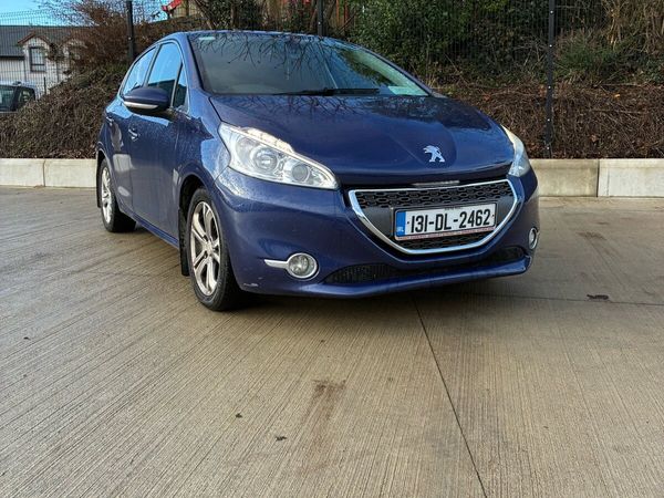Peugeot 208 Hatchback, Diesel, 2013, Blue