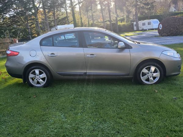 Renault Fluence Saloon, Diesel, 2012, Gold