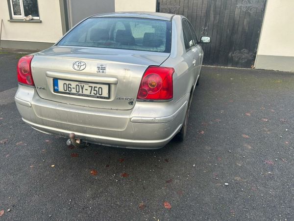 Toyota Avensis Saloon, Petrol, 2006, Silver