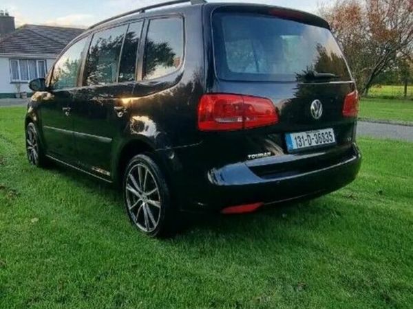 Volkswagen Touran MPV, Petrol, 2013, Black