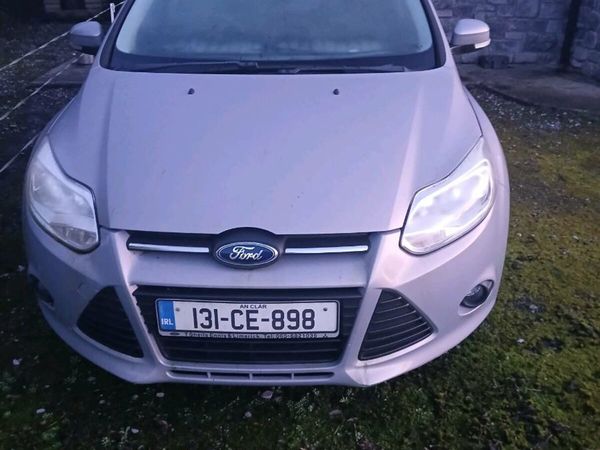Ford Focus Saloon, Petrol, 2013, Grey