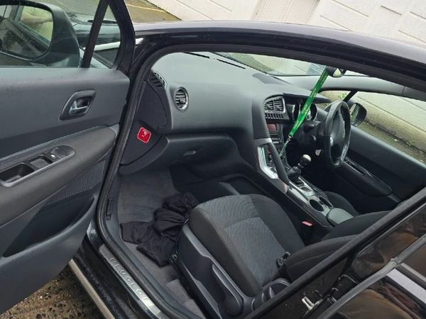 Peugeot 3008 MPV, Diesel, 2011, Black