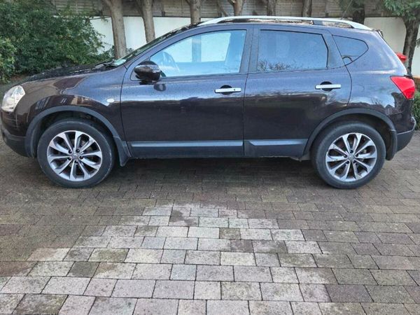 Nissan Qashqai Hatchback, Diesel, 2011, Purple