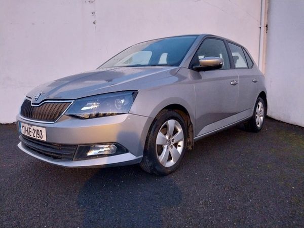 Skoda Fabia Hatchback, Petrol, 2017, Yellow
