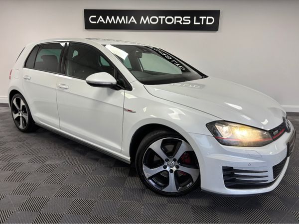 Volkswagen Golf Hatchback, Petrol, 2015, White