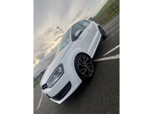 Volkswagen Polo Hatchback, Petrol, 2014, White