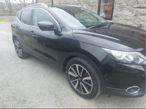 Nissan Qashqai Hatchback, Diesel, 2015, Black