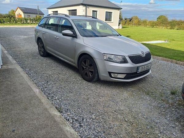 Skoda Octavia Estate, Diesel, 2017, Grey