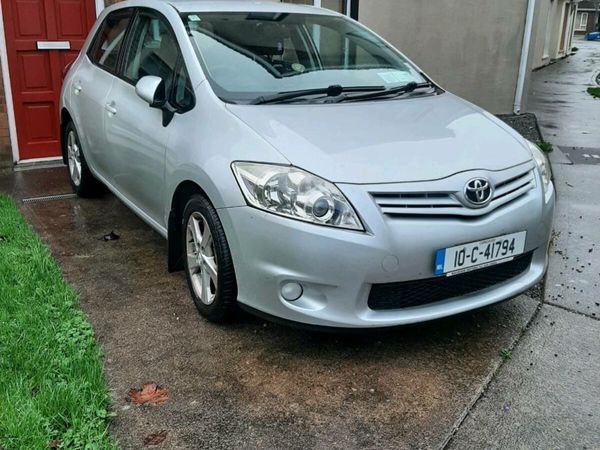 Toyota Auris Hatchback, Petrol, 2010, Silver