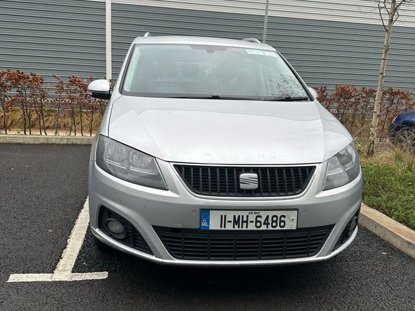 Volkswagen Passat Estate, Petrol, 2011, Blue