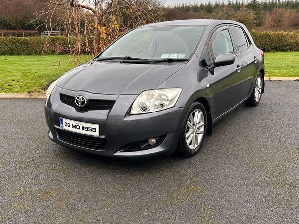 Toyota Auris Hatchback, Diesel, 2009, Grey